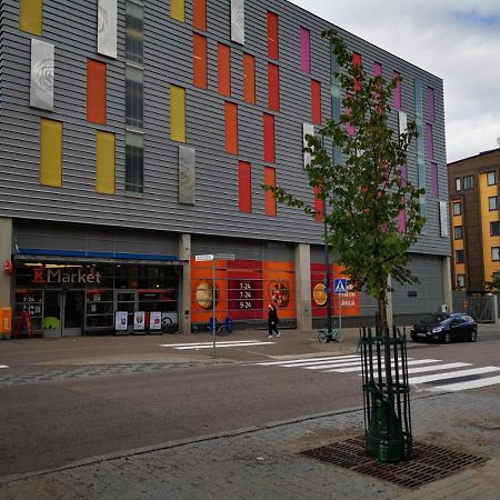 Apartamento Ruby Studio 5Min To Vantaa Airport And 20Min To Helsinki Center Exterior foto