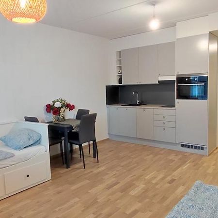 Apartamento Ruby Studio 5Min To Vantaa Airport And 20Min To Helsinki Center Exterior foto